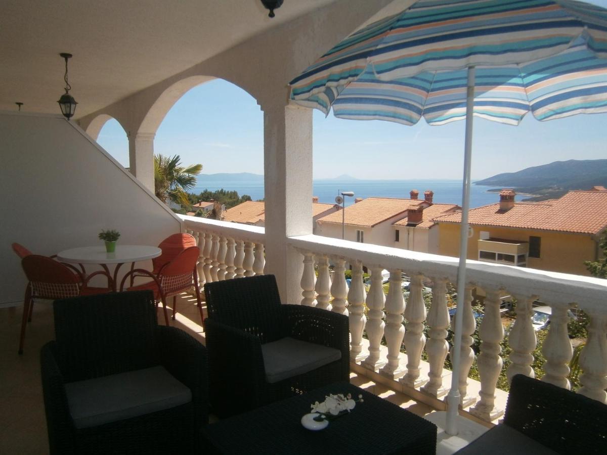 Apartments Sea And Sun Rabac Exteriör bild