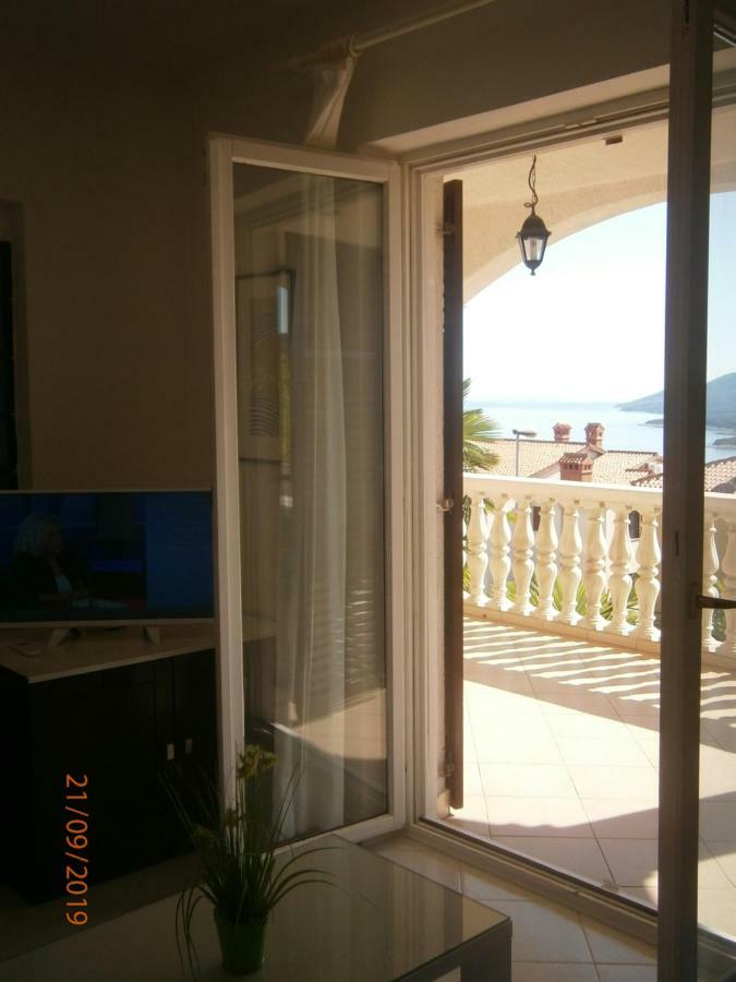 Apartments Sea And Sun Rabac Exteriör bild